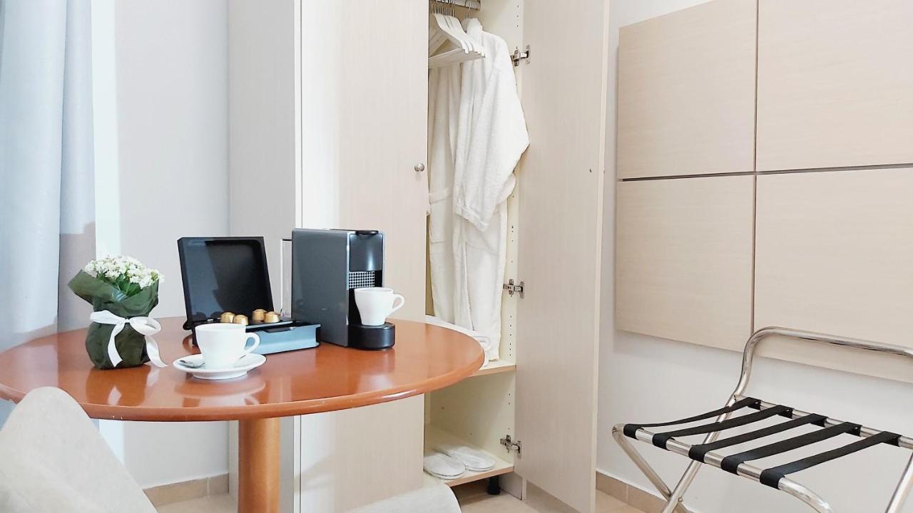 Akrogiali Exclusive Hotel (Adults Only) Políhrono Kültér fotó