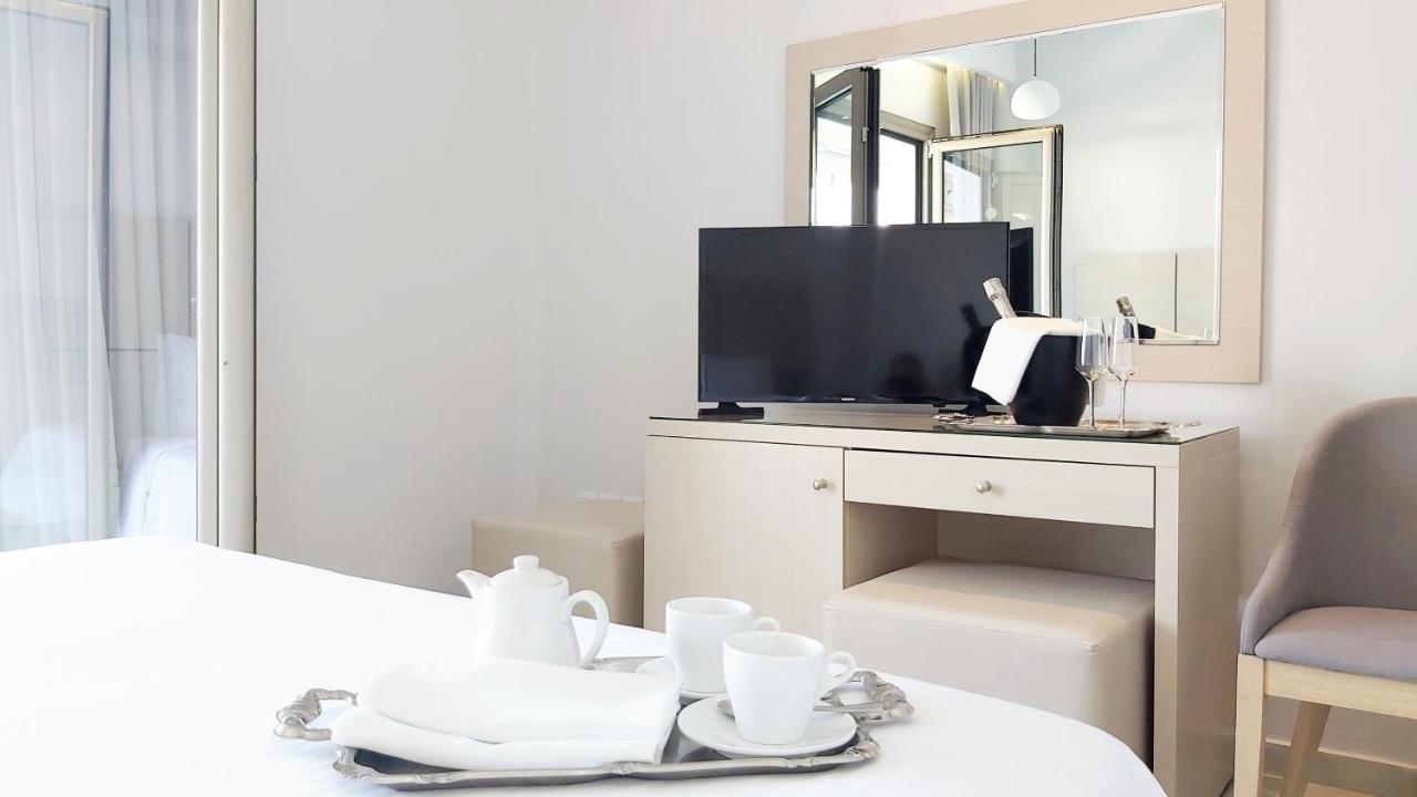Akrogiali Exclusive Hotel (Adults Only) Políhrono Kültér fotó