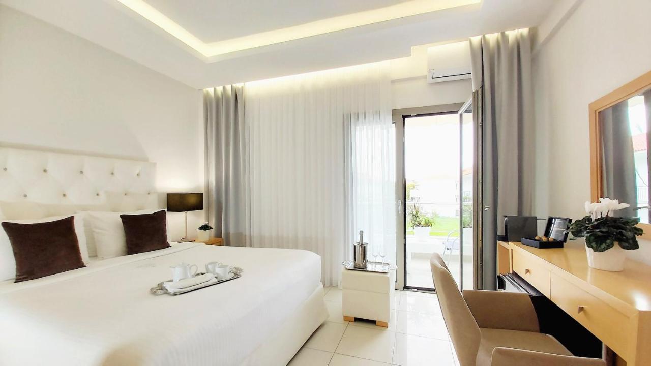 Akrogiali Exclusive Hotel (Adults Only) Políhrono Kültér fotó