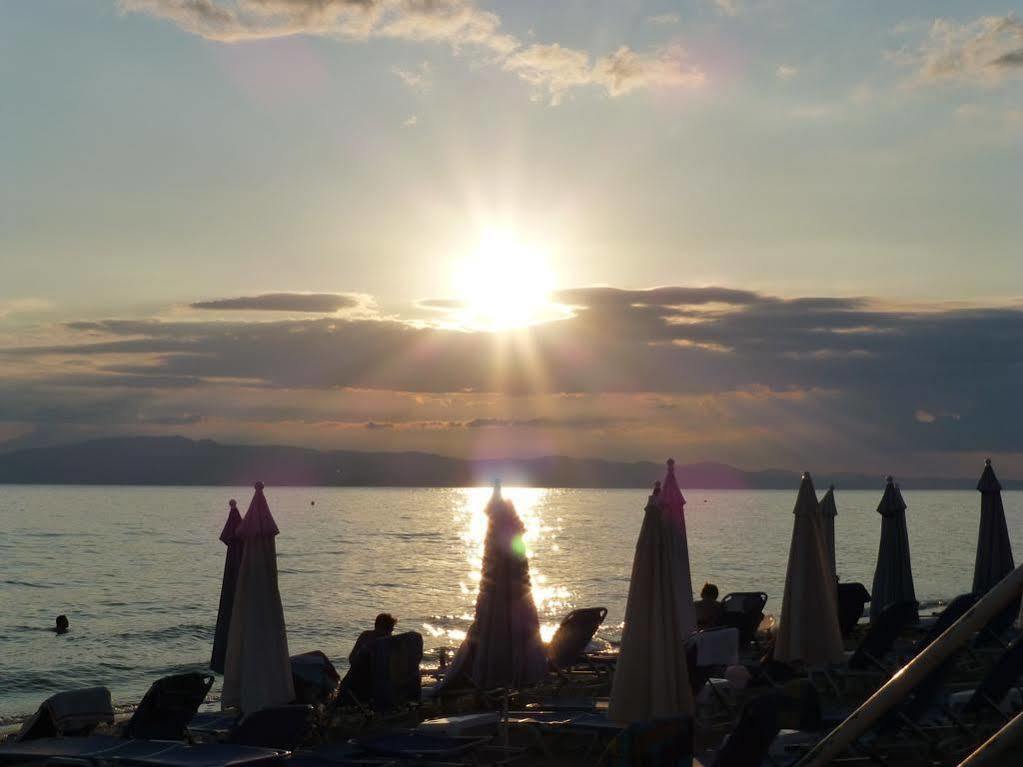 Akrogiali Exclusive Hotel (Adults Only) Políhrono Kültér fotó